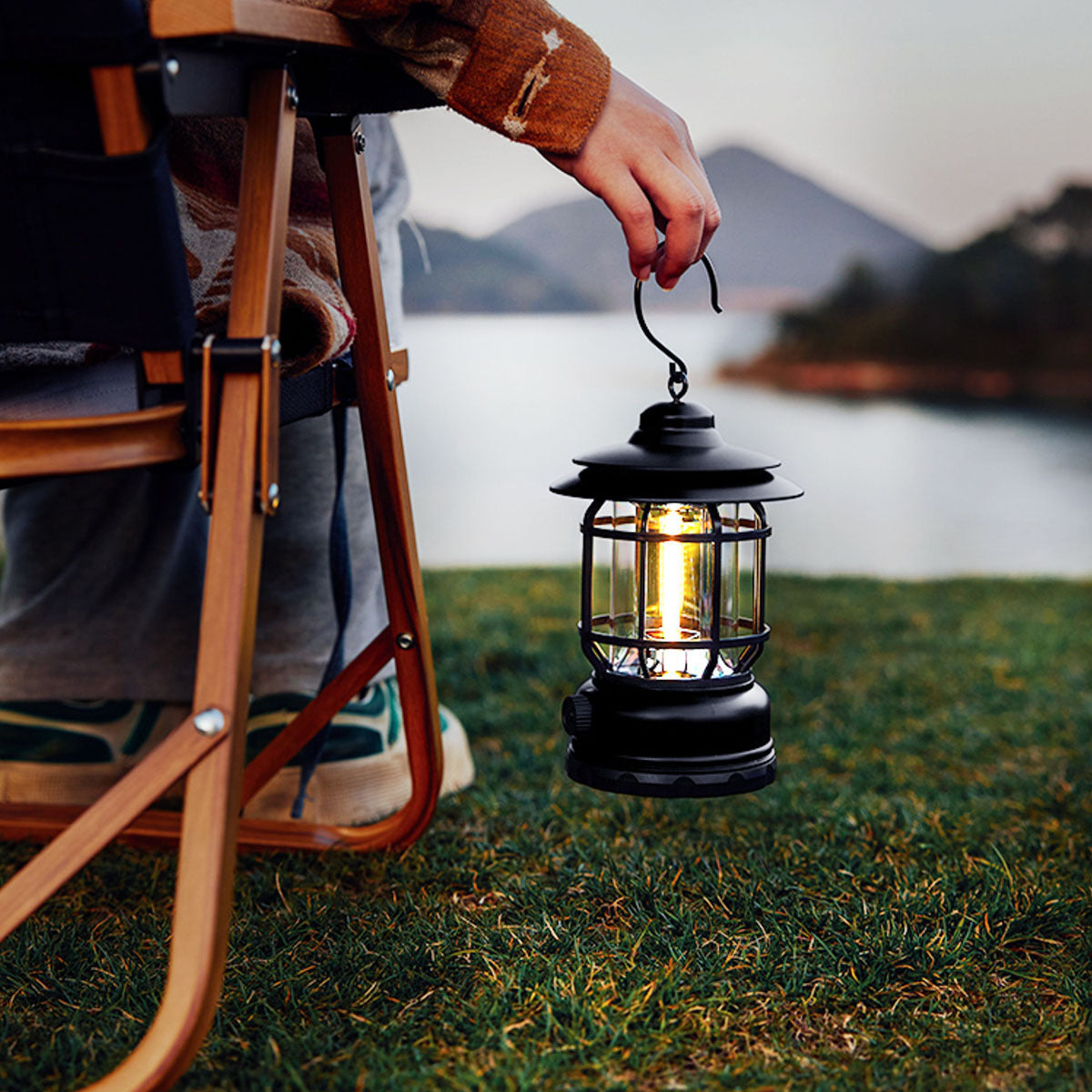 Outdoor Retro Revolving Lantern